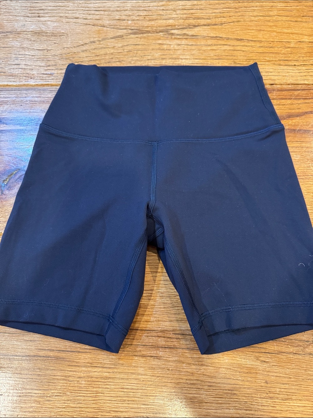 Lululemon size 6 navy 6 inch bike shorts